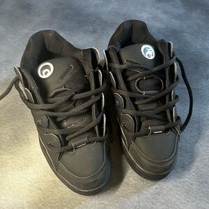 Osiris Men’s D3 OG Triple Black Lace-Up Skate Sneakers with Logo US 13